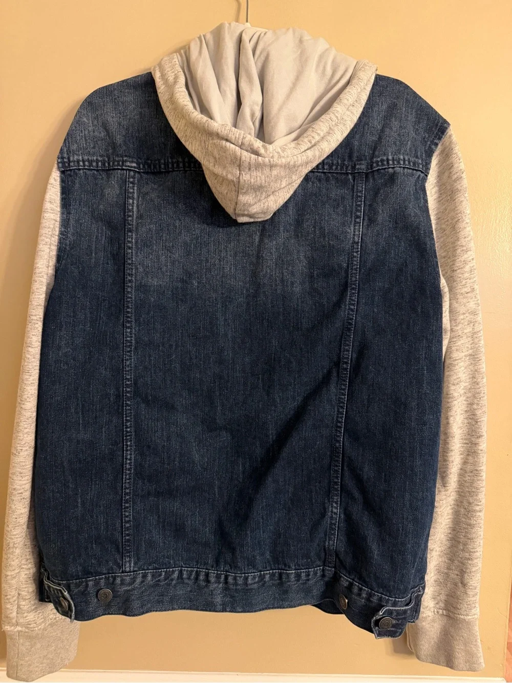 Aeropostale layered look